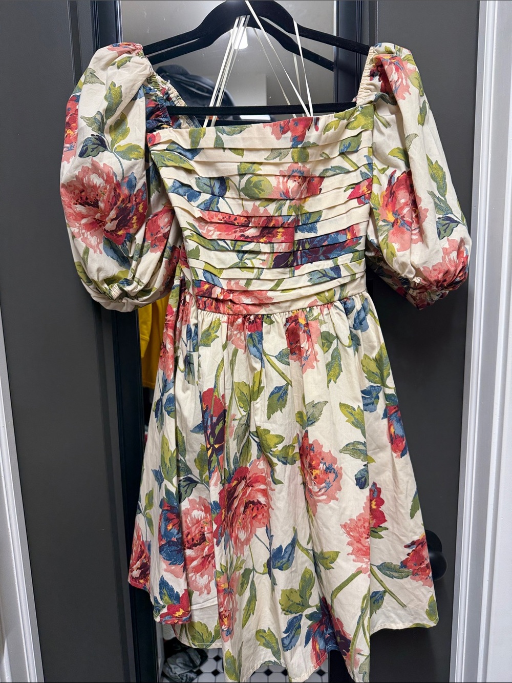 Abercrombie & Fitch Cream Floral Pleated Mini Dress with Coral and Blue Accents